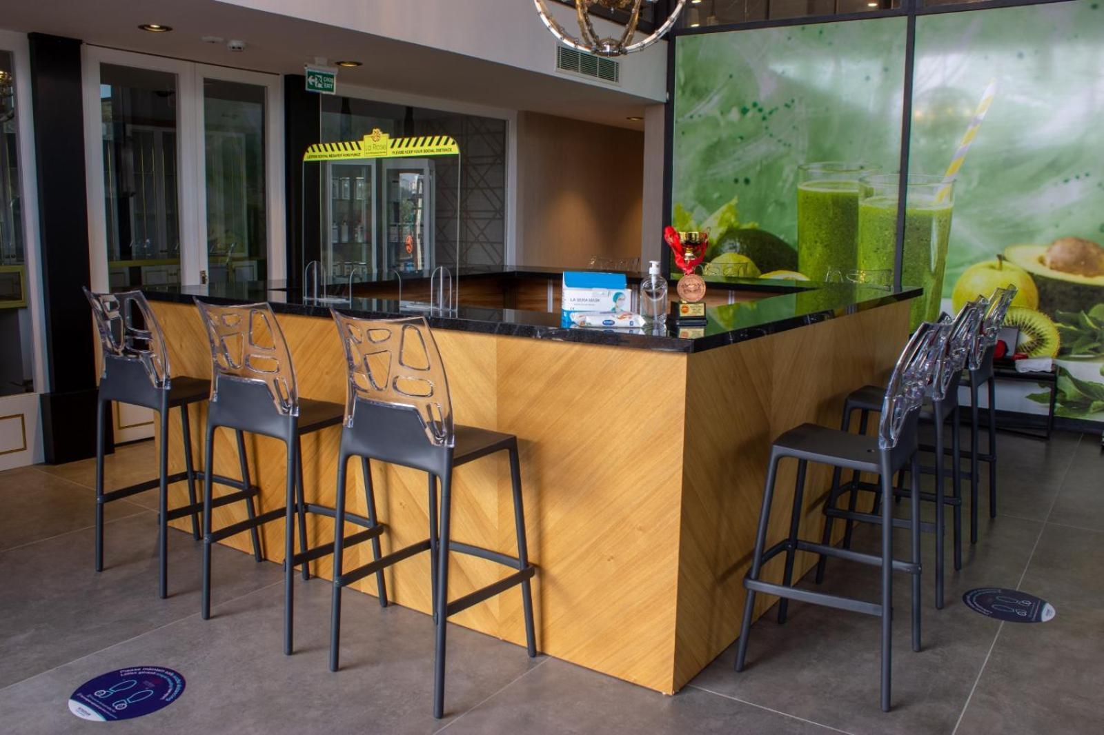Hotel Ramada By Wyndham Tire Extérieur photo