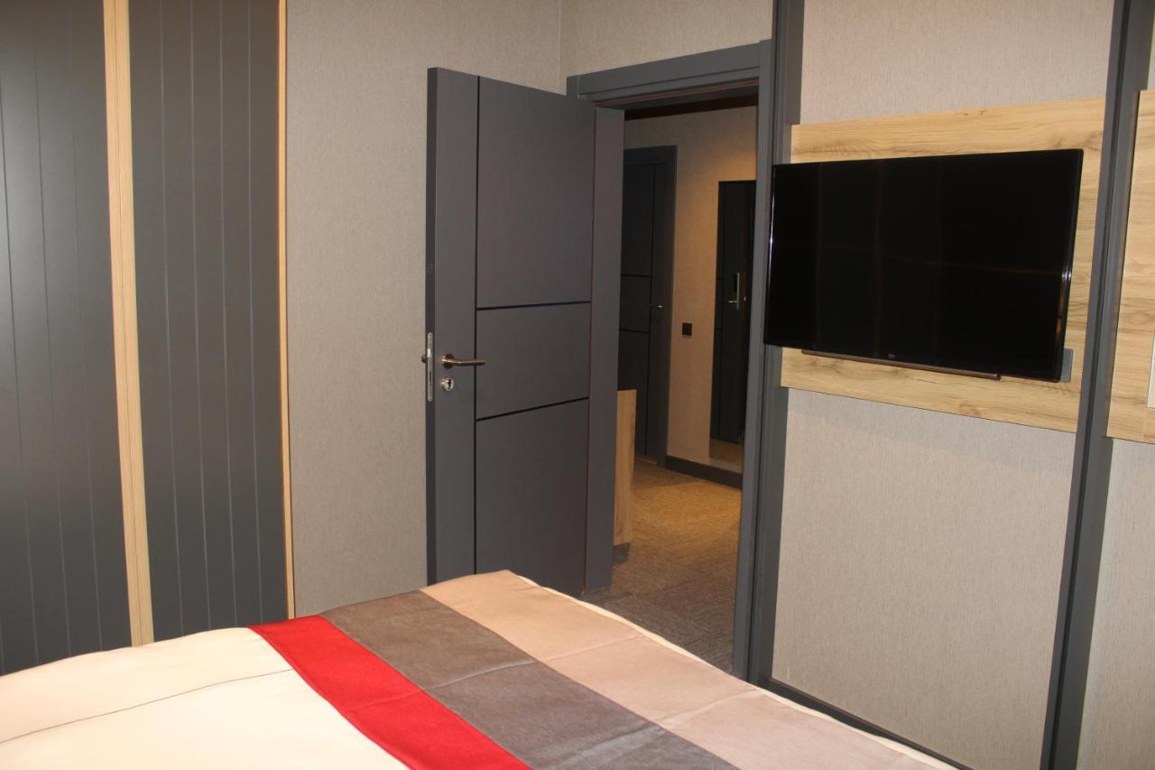 Hotel Ramada By Wyndham Tire Extérieur photo
